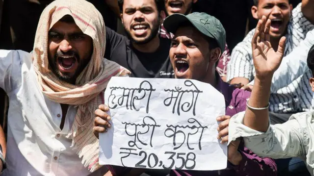 नोएडा श्रमिक आंदोलन पर माकपा का आरोप: पुलिस हिरासत में मारपीट और फर्जी मामलों में फंसाने का दावा