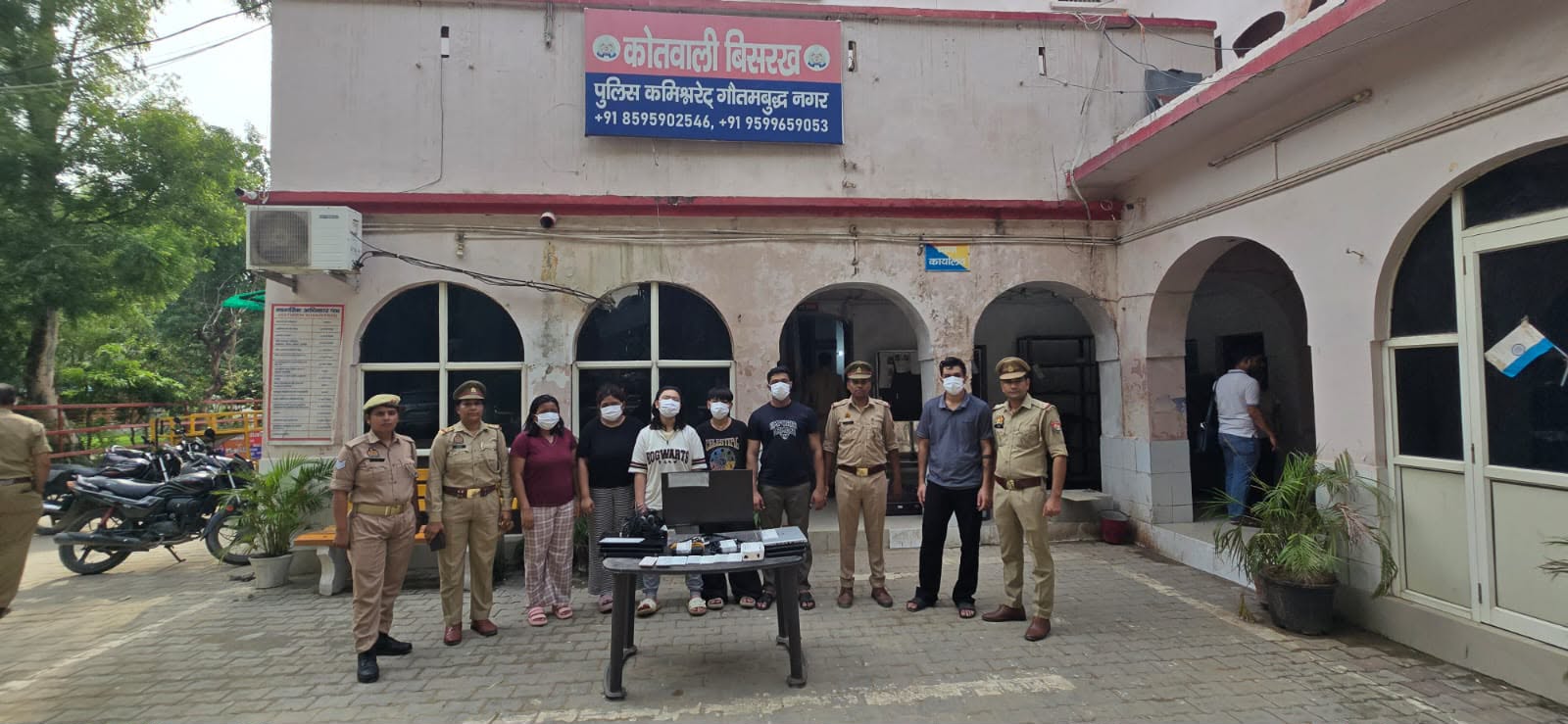 नोएडा में विदेशी नागरिकों से Cyber Fraud करने वाले गिरोह का भंडाफोड़, Bisrakh Police ने 6 आरोपियों को किया गिरफ्तार